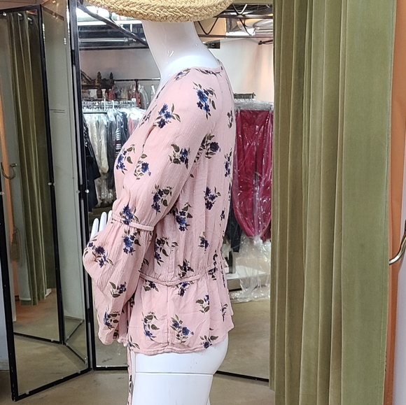 American Eagle Floral Top - Picture 7 of 9